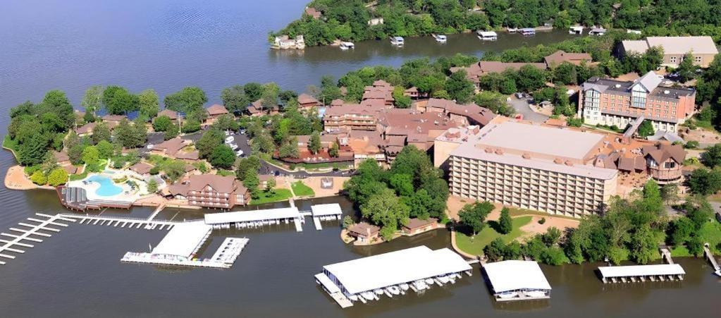 Tan-Tar-A Estates Hotel Osage Beach Exterior photo
